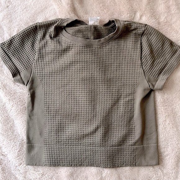 2/$20 ✨NWOT All in Motion Seamless Baby T-Shirt Dark Brown Size M - Picture 8 of 8